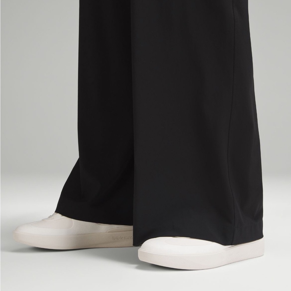 Lululemon Swift Mid-Rise wide leg pant. - Picture 4 of 14